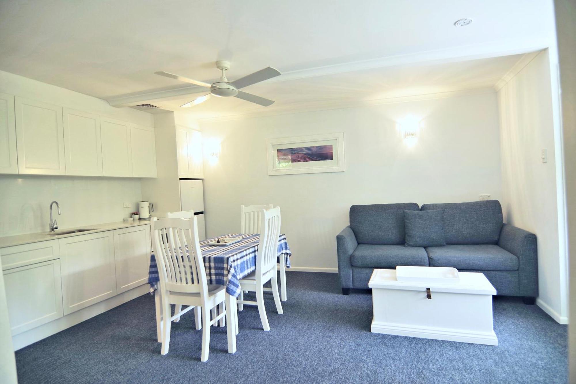 Hotel Debbie's Place 4*