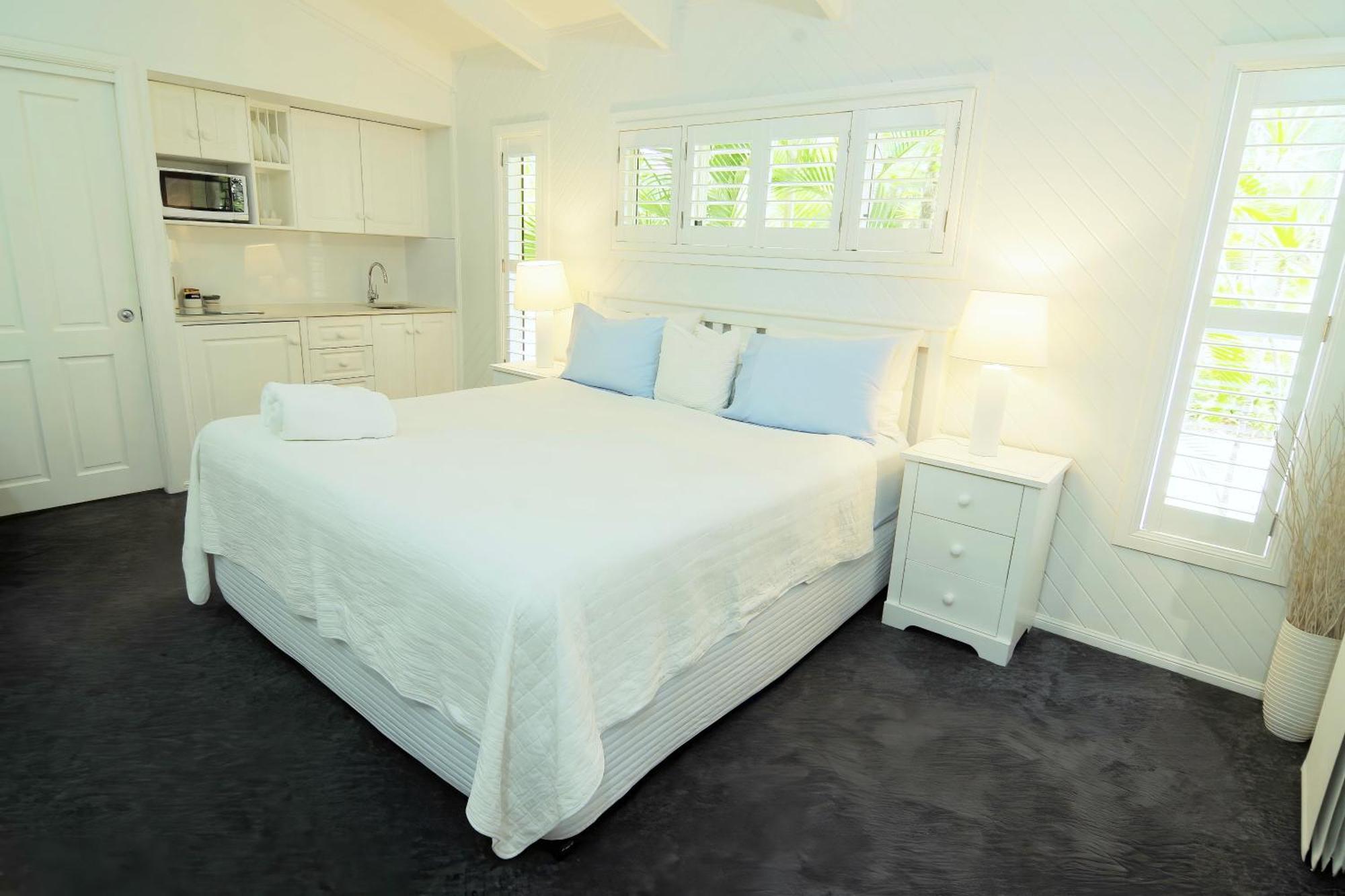 Debbie's Place Hotel