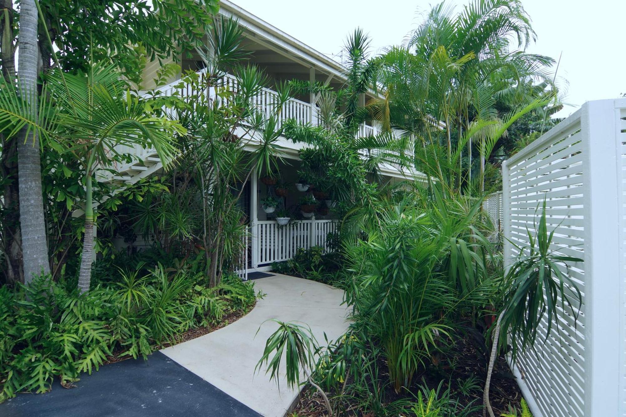 Debbie's Place Hotel