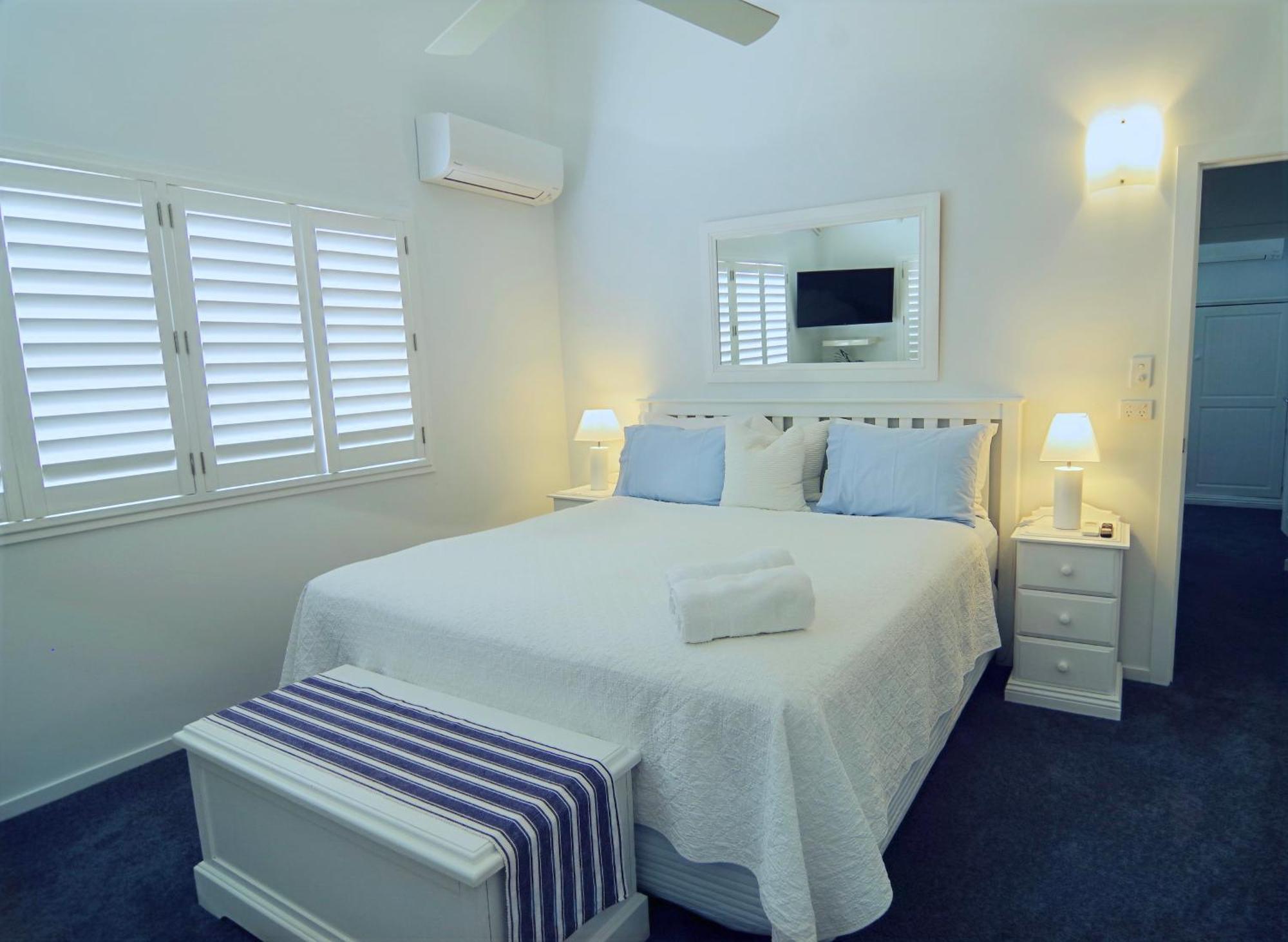 Hotel Debbie's Place 4*